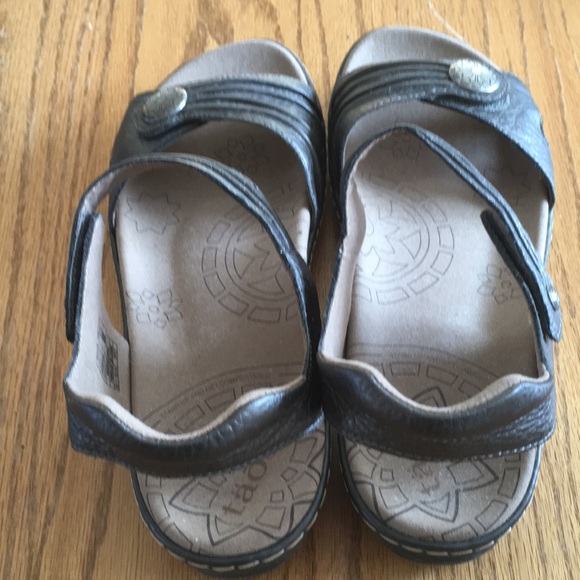 Taos Footwear Shoes | Taos Escape Sandals Size 1 | Poshmark